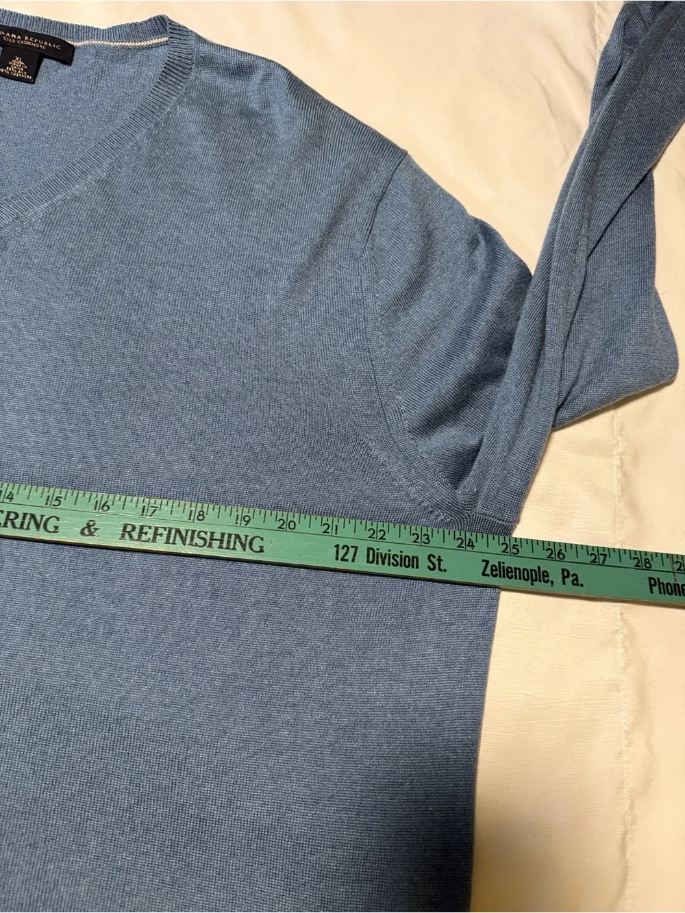 Banana Republic Men's XL Silk Cashmere Blue V-Neck Sweater